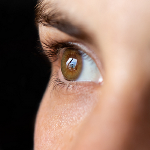 Eyelash transplantation using leg hair by follicular unit extraction