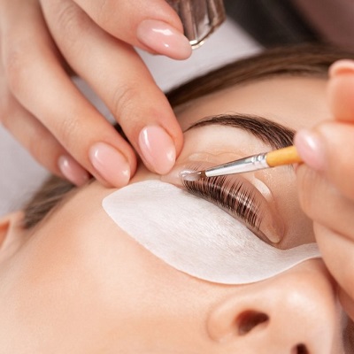 How Much Estimated Eyelash Extensions Cost in Islamabad